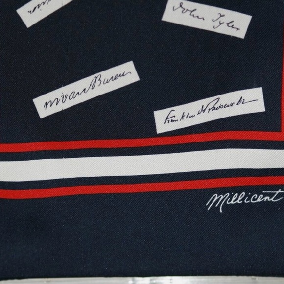 USA Patriotic Scarf with Presidents’ Signatures - Picture 4 of 5